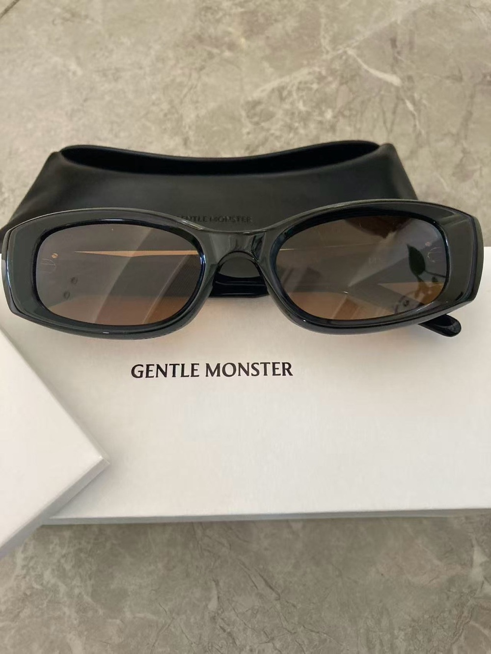 Gentle Monster Black Rectangular Sunglasses